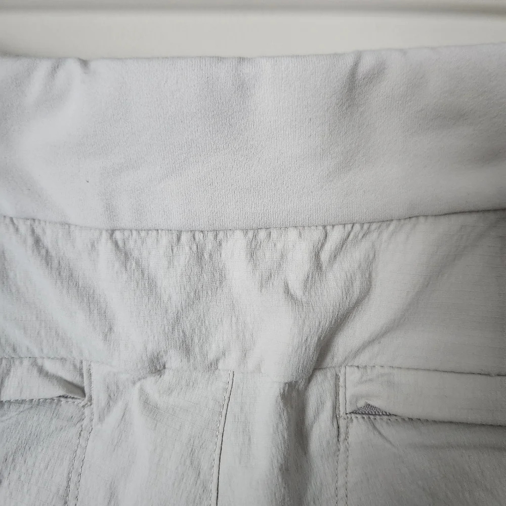 Athleta | Trekkie Hike Straight Leg Pant in Birch Grey - Size 6 - Picture 11 of 14